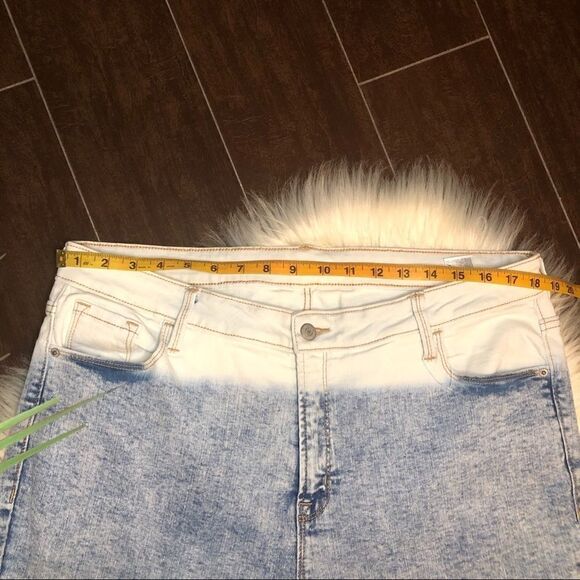 Old Navy High-waisted Dip-dye denim sz 18 - Picture 8 of 10